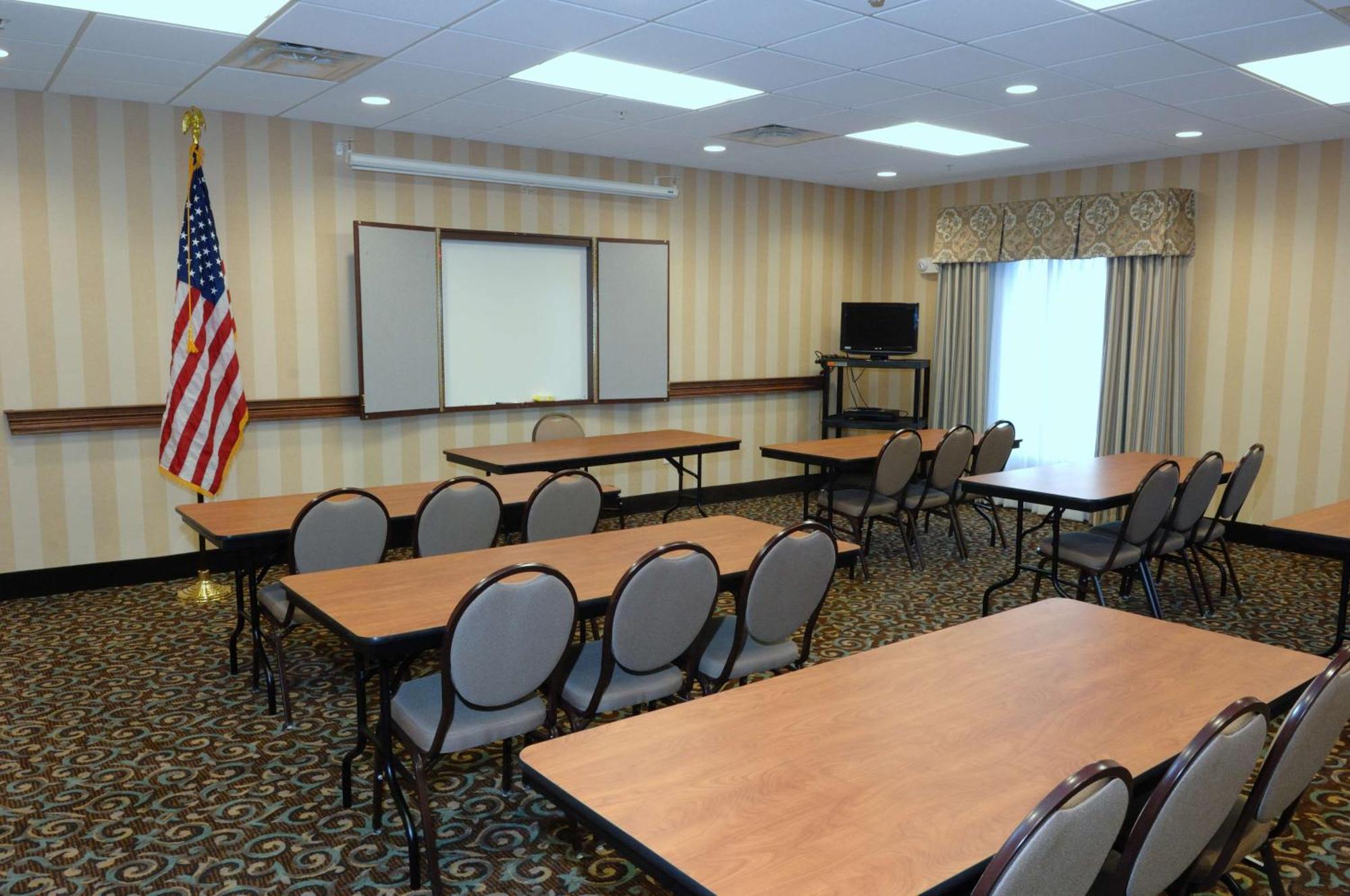 Hampton Inn Watertown Zewnętrze zdjęcie