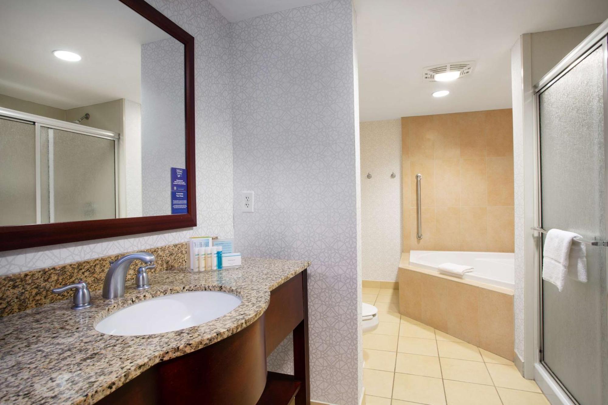 Hampton Inn Watertown Zewnętrze zdjęcie
