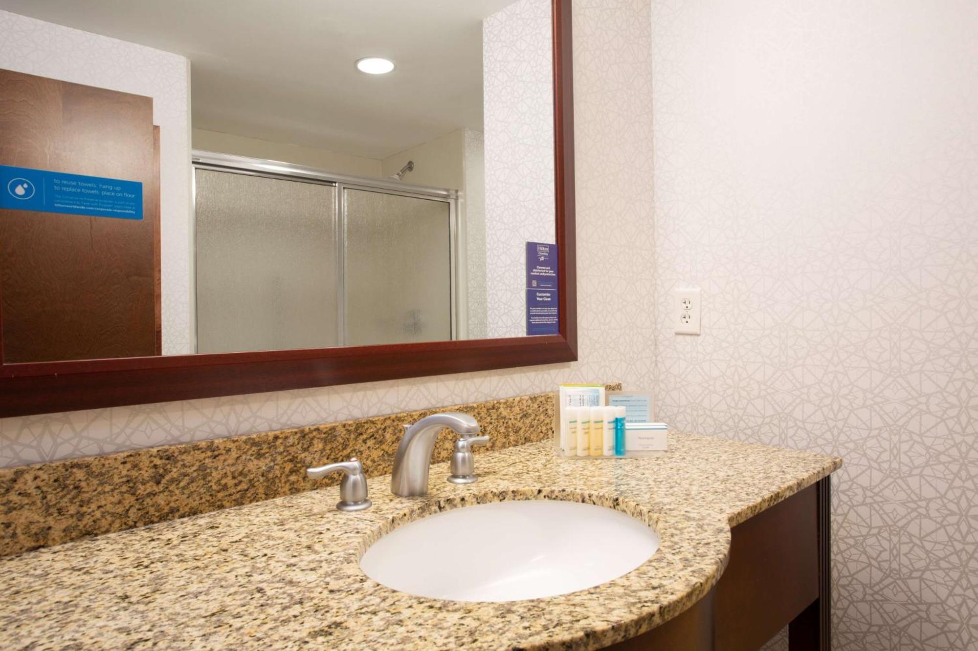 Hampton Inn Watertown Zewnętrze zdjęcie