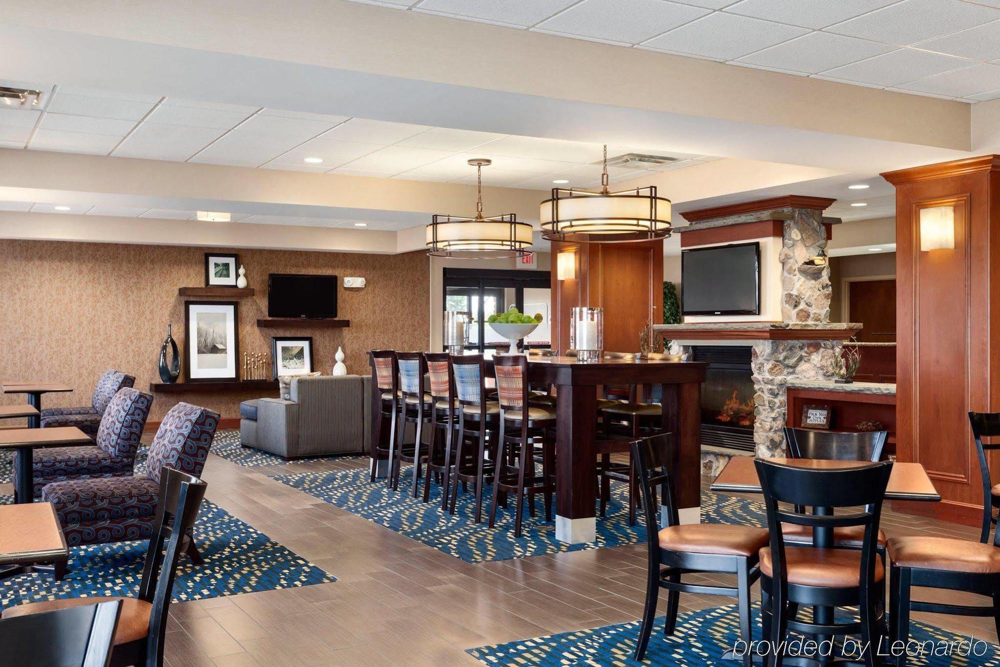 Hampton Inn Watertown Zewnętrze zdjęcie