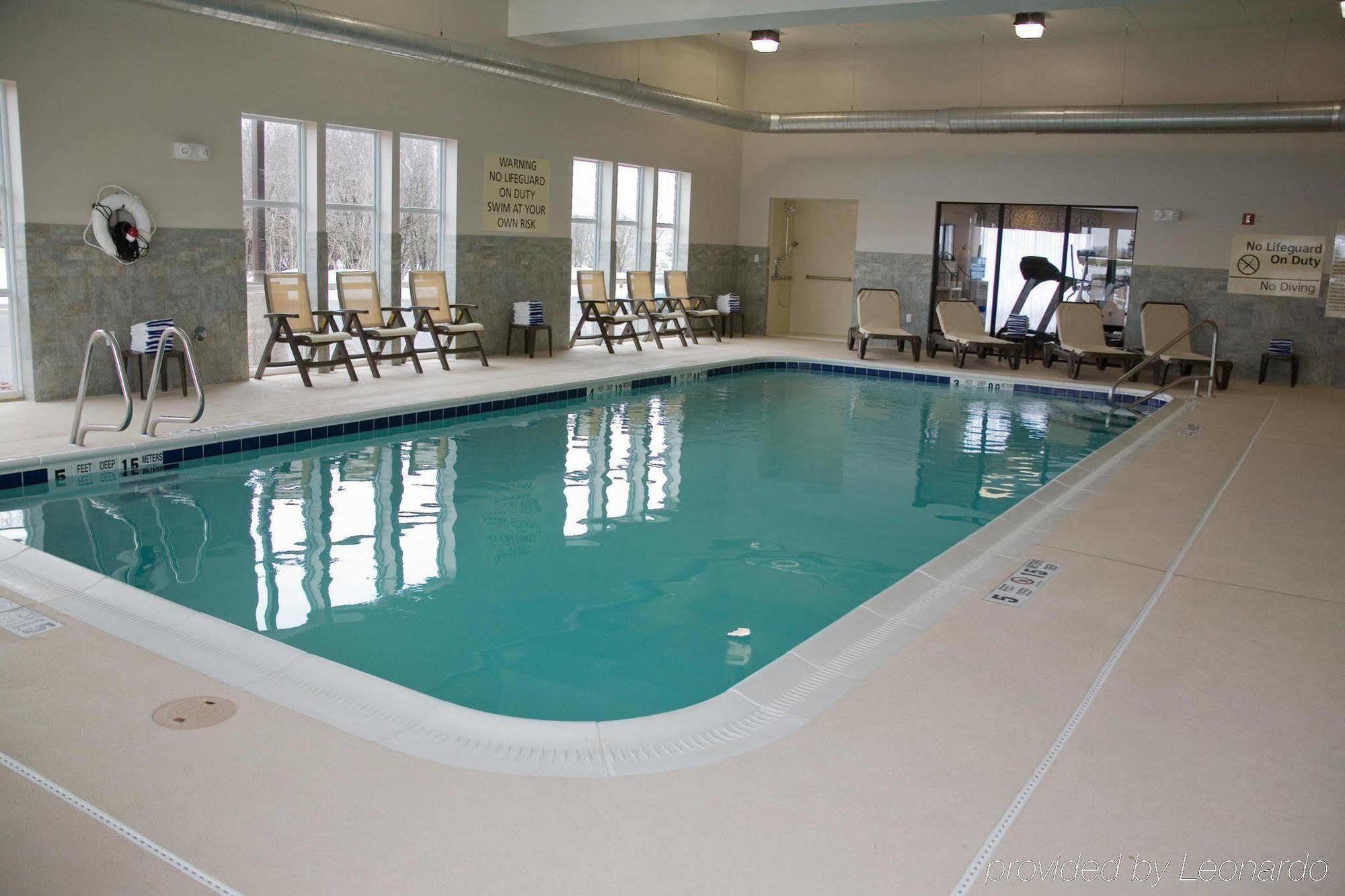 Hampton Inn Watertown Udogodnienia zdjęcie