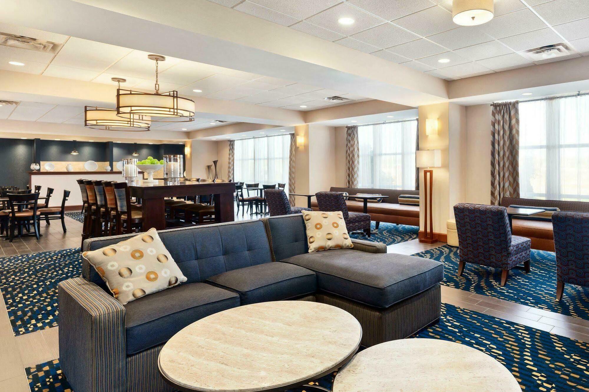 Hampton Inn Watertown Zewnętrze zdjęcie