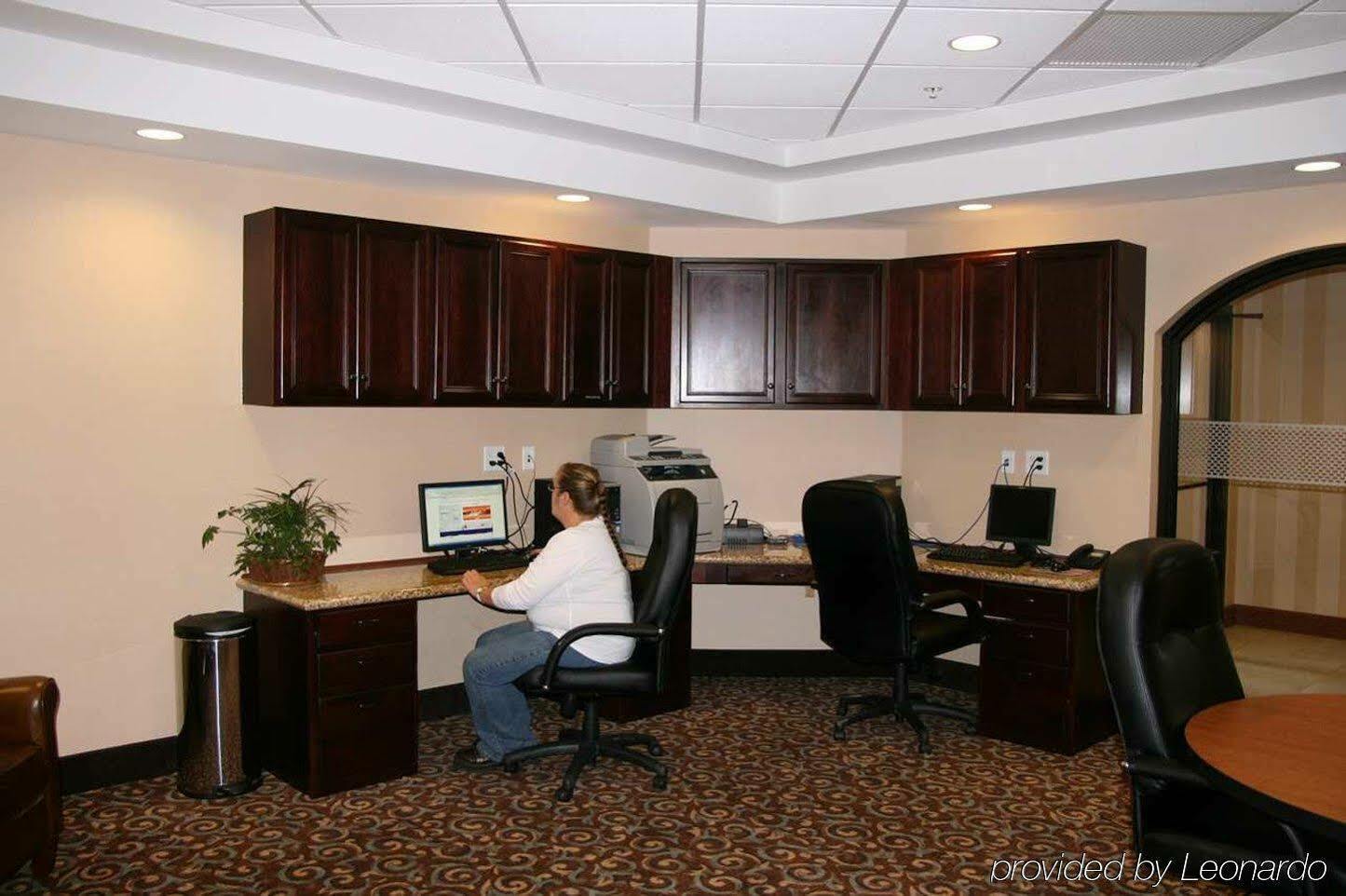 Hampton Inn Watertown Udogodnienia zdjęcie